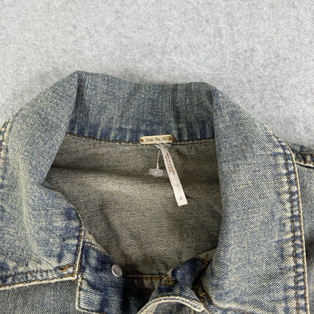 Free People Denim Jean Trucker Button Up Jacket Distressed Boho Western Size 2 - Picture 7 of 7